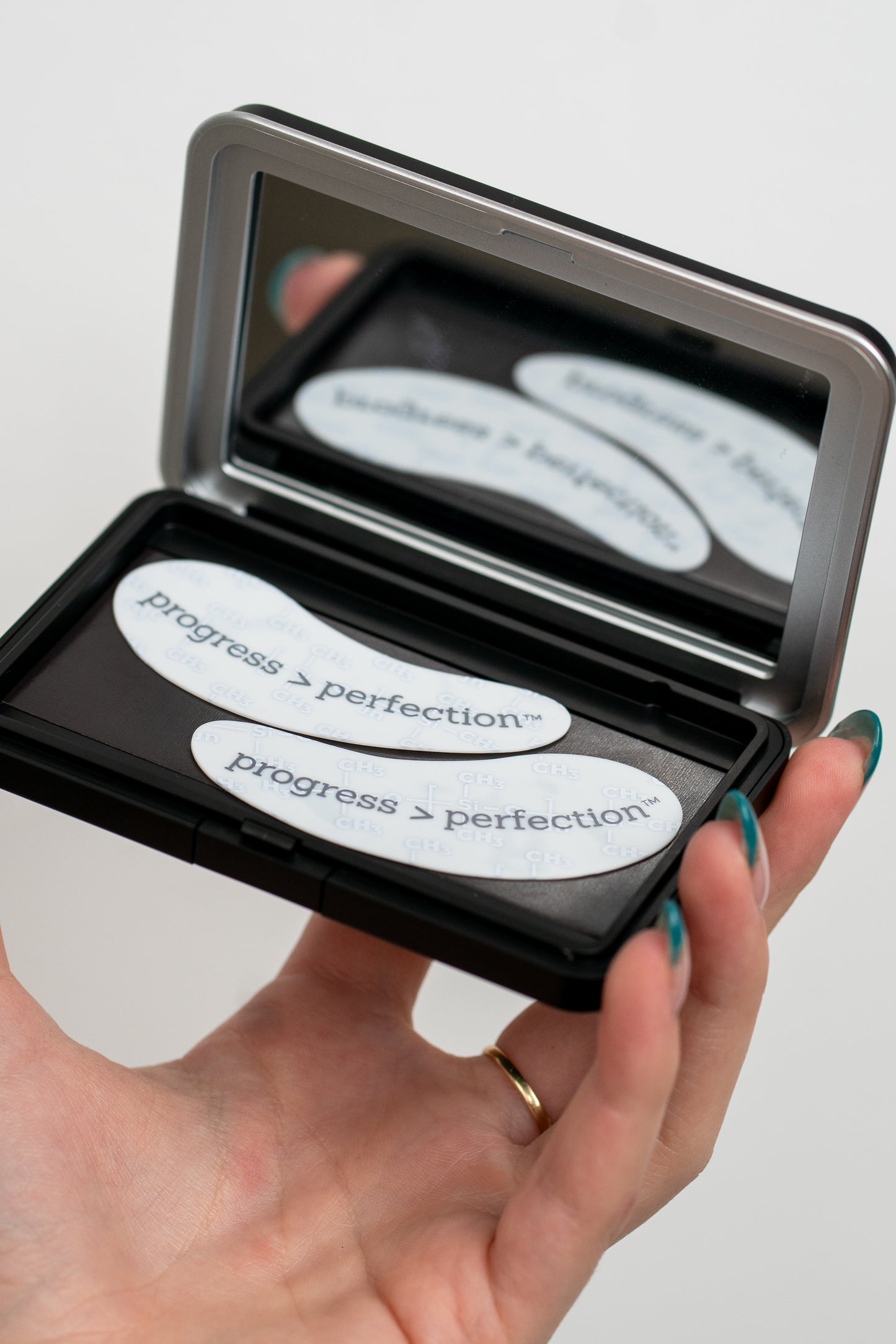 progress>perfection™ - reusable silicone eye patches
